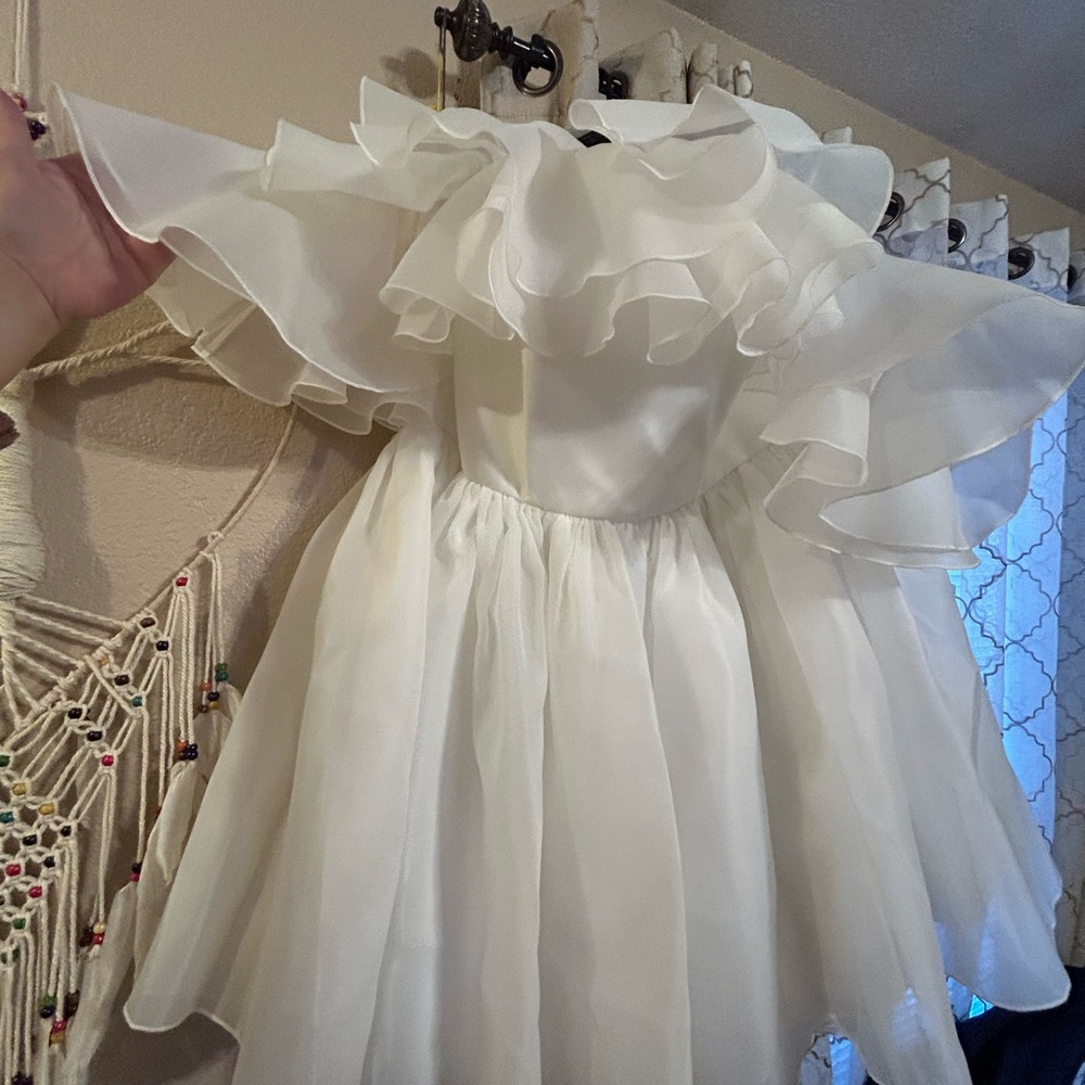 Elegant White Ruffled Wedding Dress